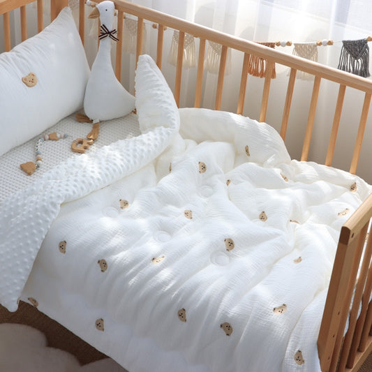 Muslin toddler duvet with embroidered bear design