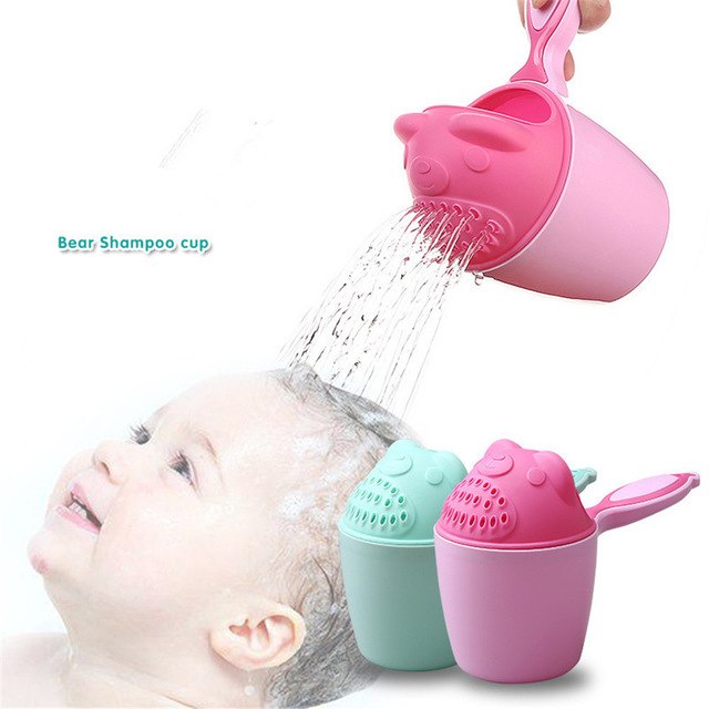 Contoured bath rinse cup for washing a child's hair